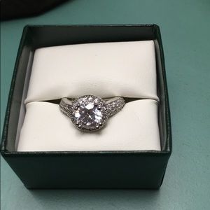 Silver and clear stone ring